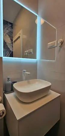 Ellasea - Beachside Apartment Zaboric