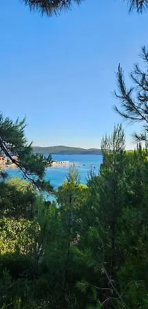 Ellasea - Beachside Apartment *