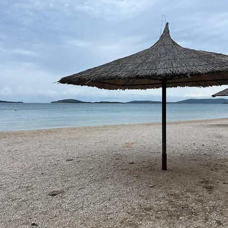 Ellasea - Beachside *