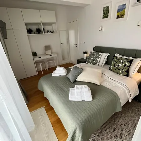 Ellasea - Beachside * Zaboric