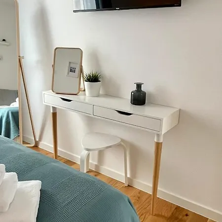 Ellasea - Beachside Apartment *