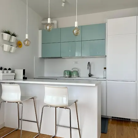 Ellasea - Beachside Apartment *