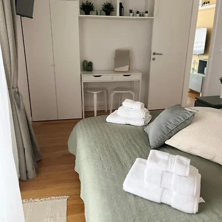 Ellasea - Beachside Apartment Zaboric