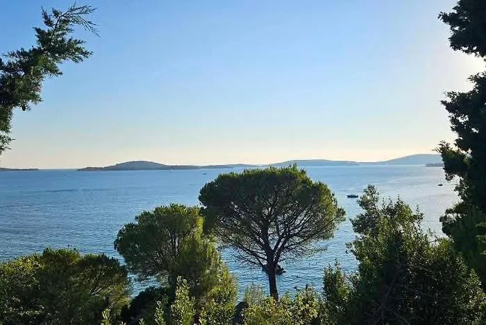 Ellasea - Beachside *